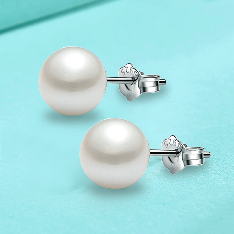 Pearl earrings and earrings