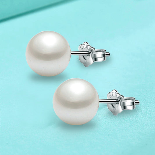 Pearl earrings and earrings